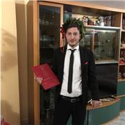 Laureato in economia e management